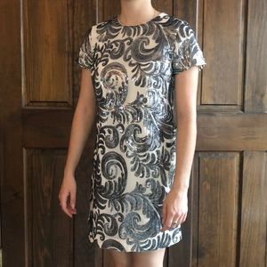 ✨Modest sequined short sleeve shift dress✨